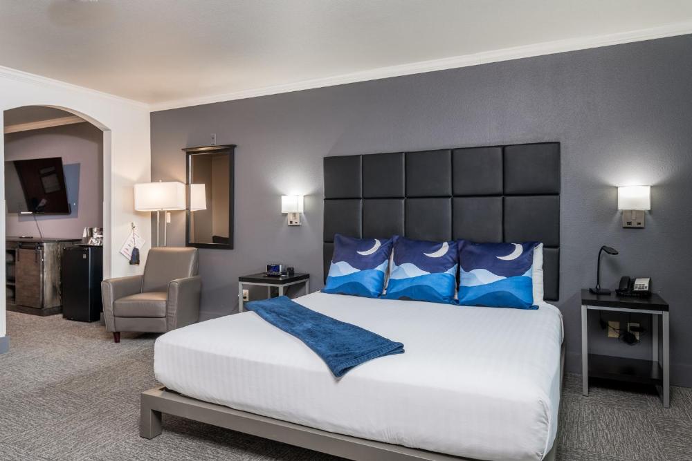 Executive King Suite interior